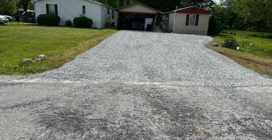 Gravel Driveway Refinishing Services (1) Gravel Driveway Refinishing Services (1)
